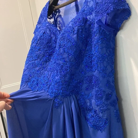 Royal Blue Lace Formal Gown Size 14 Plus Elegant Maxi Dress - Picture 13 of 15